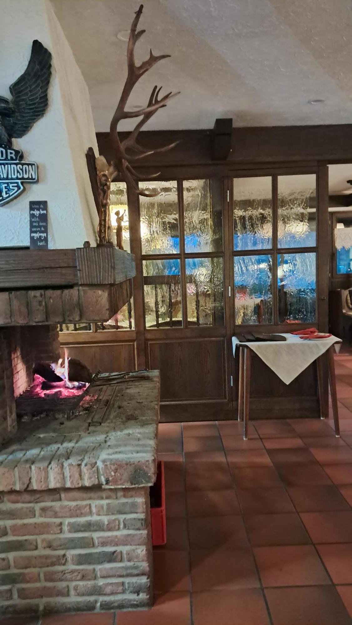 Hotel-Restaurant Tannenhof Ahrbruck ภายนอก รูปภาพ